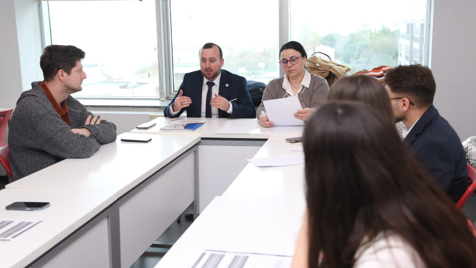 AVRASYA ÜNİVERSİTESİ EV SAHİPLİĞİNDE “TANIDAN TEDAVİYE RADYASYON ÇALIŞANLARI PANELİ VE ÇALIŞTAYI” DÜZENLEDİK. / 19 ŞUBAT 2026